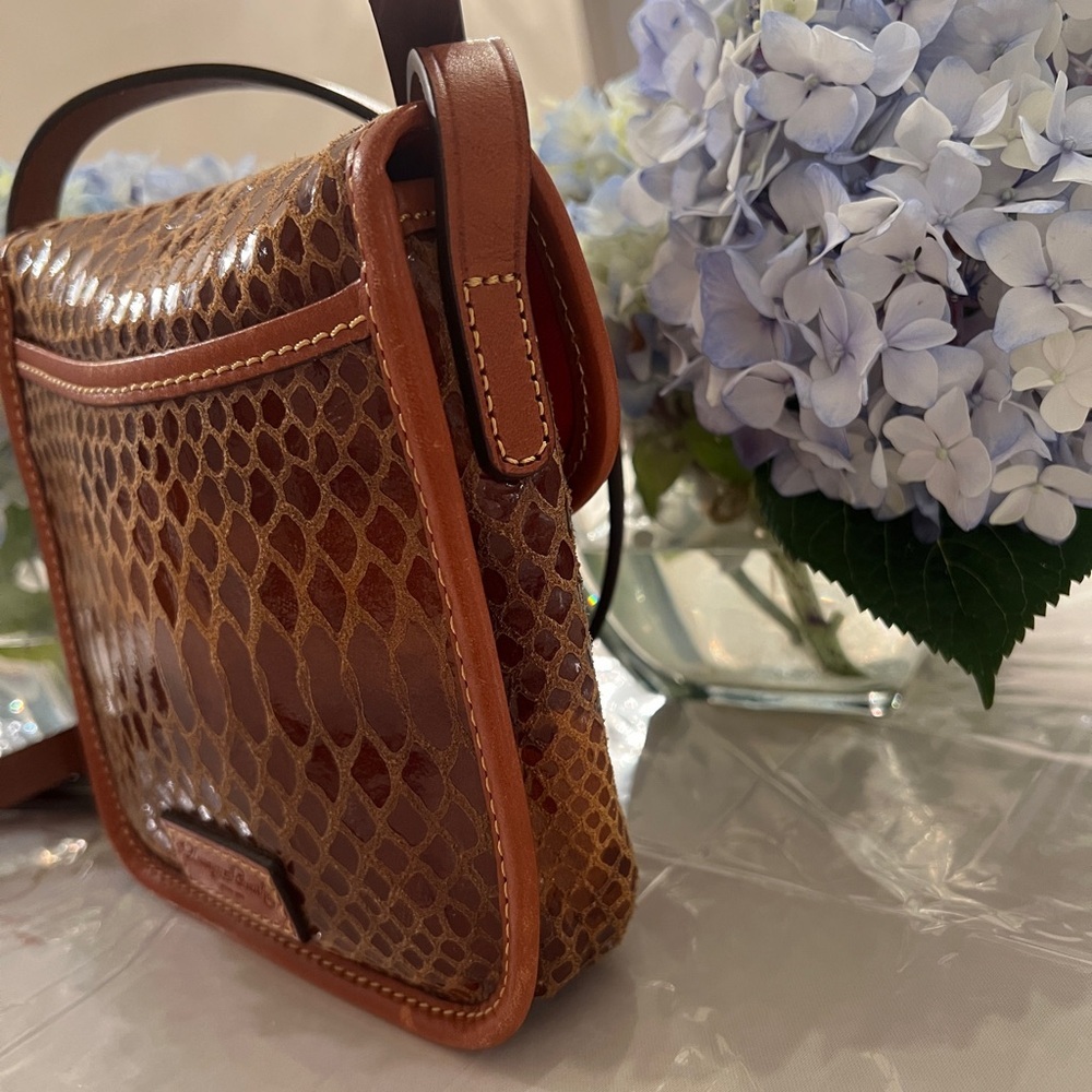 Dooney & Bourke Vintage Snakeskin North South Crossbody EUC - Picture 5 of 11
